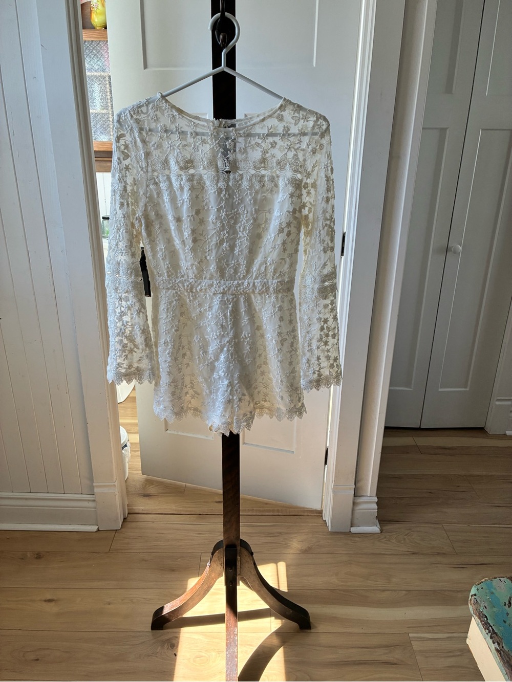 BB Dakota Betsy Lace Romper Ivory Jumpsuit Size 4 - EUC
